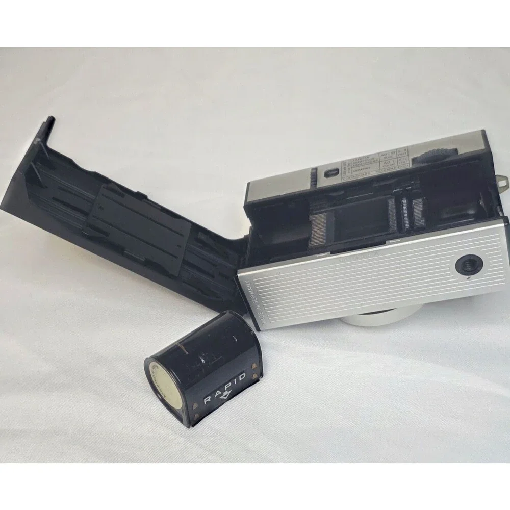 Agfa ISOFLASH Rapid C 35mm Film Camera Vintage Made In German UnTested “As Is”
